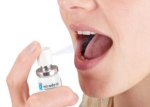 Jak se zbavit cigaretového zápachu z úst: rychlé a snadné způsoby