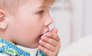 Erbrechen bei einem Kind: Ursachen, Typen, was zu tun ist und wie zu behandeln