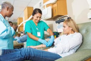 Blutabnahme bei einem Patienten