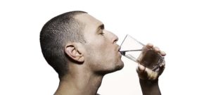 Wodka mit Salz gegen Durchfall: Rezept, Wirkprinzip, Kontraindikationen