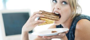 Erhöhter Appetit einer Frau