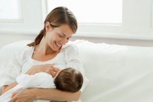 Mamma che allatta