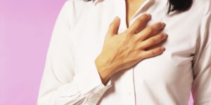 Nevolnost a pálení žáhy: důvody, co to může být a jak s tím zacházet