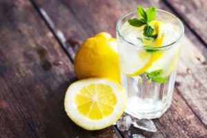 Zitronenwasser