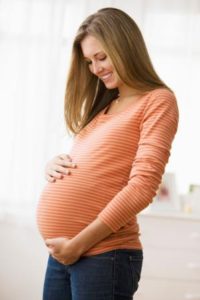 Ung gravid kvinde
