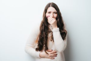 Übelkeit während der Menstruation: Gründe, was zu tun ist