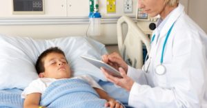 Il bambino viene portato in ospedale