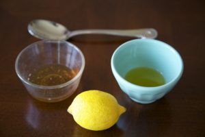 Butter mit Zitrone und Honig