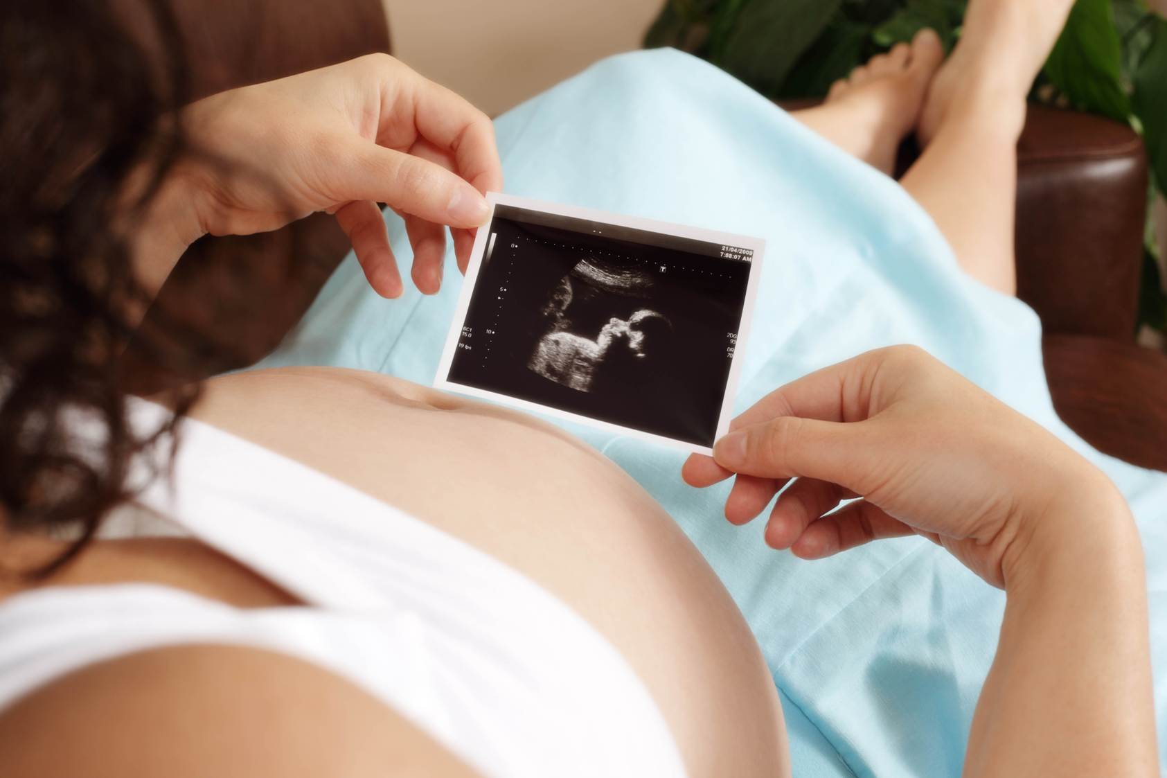 L'échographie pendant la grossesse: l'essence de la recherche et des preuves pour sa mise en œuvre