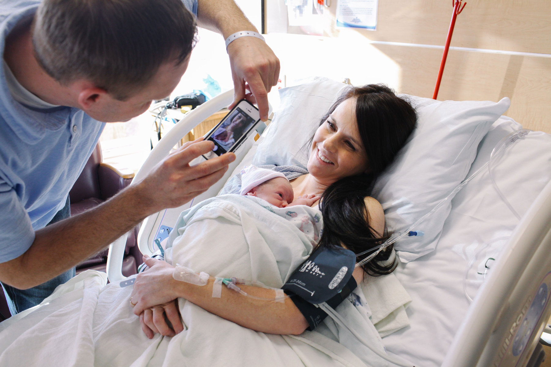 Embolie plodové vody: co to je, příčiny, příznaky, léčba