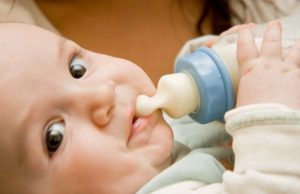 Künstliche Ernährung von Babys