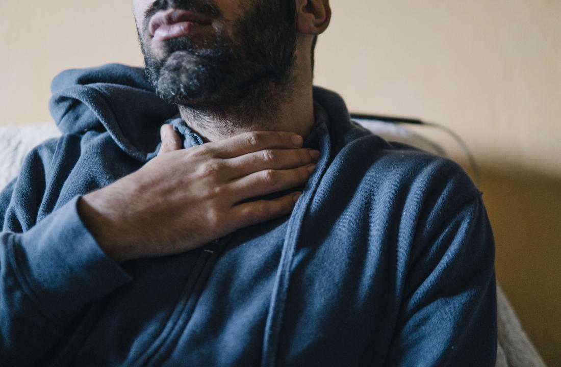 Speiseröhrenkrebs: Anzeichen und Symptome, Behandlung, Prognose